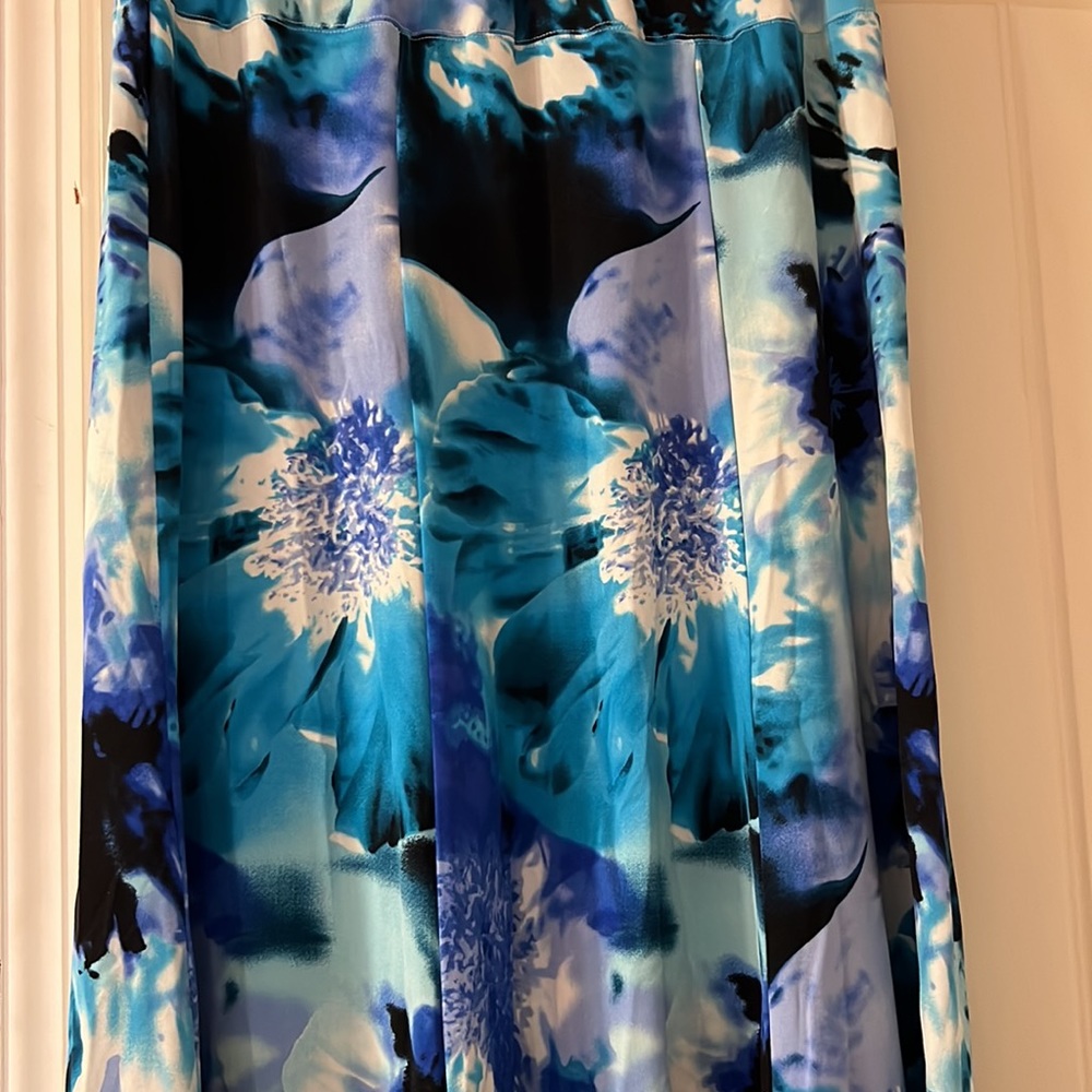 Blue & purple skirt - Picture 2 of 4